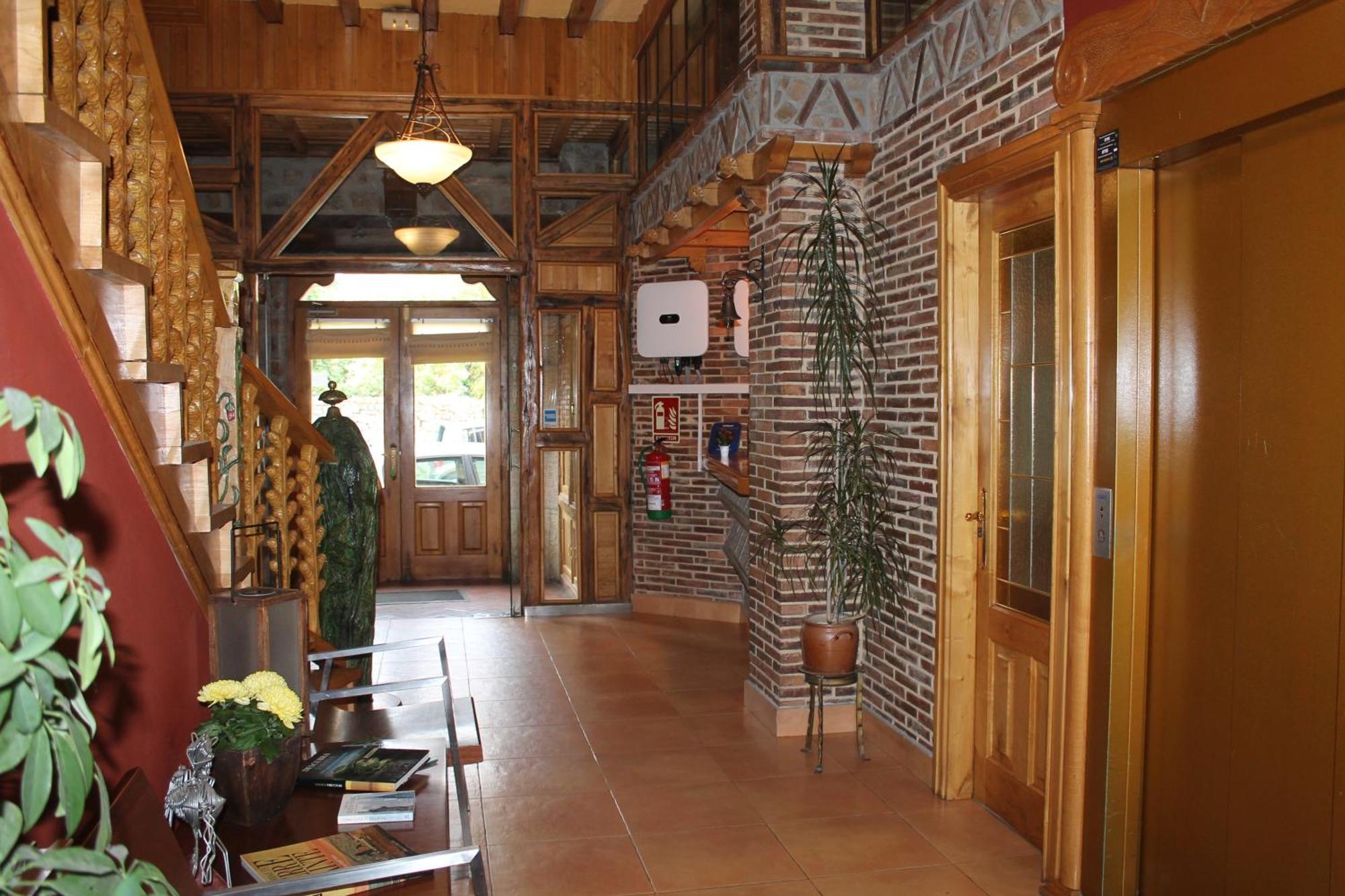 Hotel San Roque Reinosa Eksteriør billede