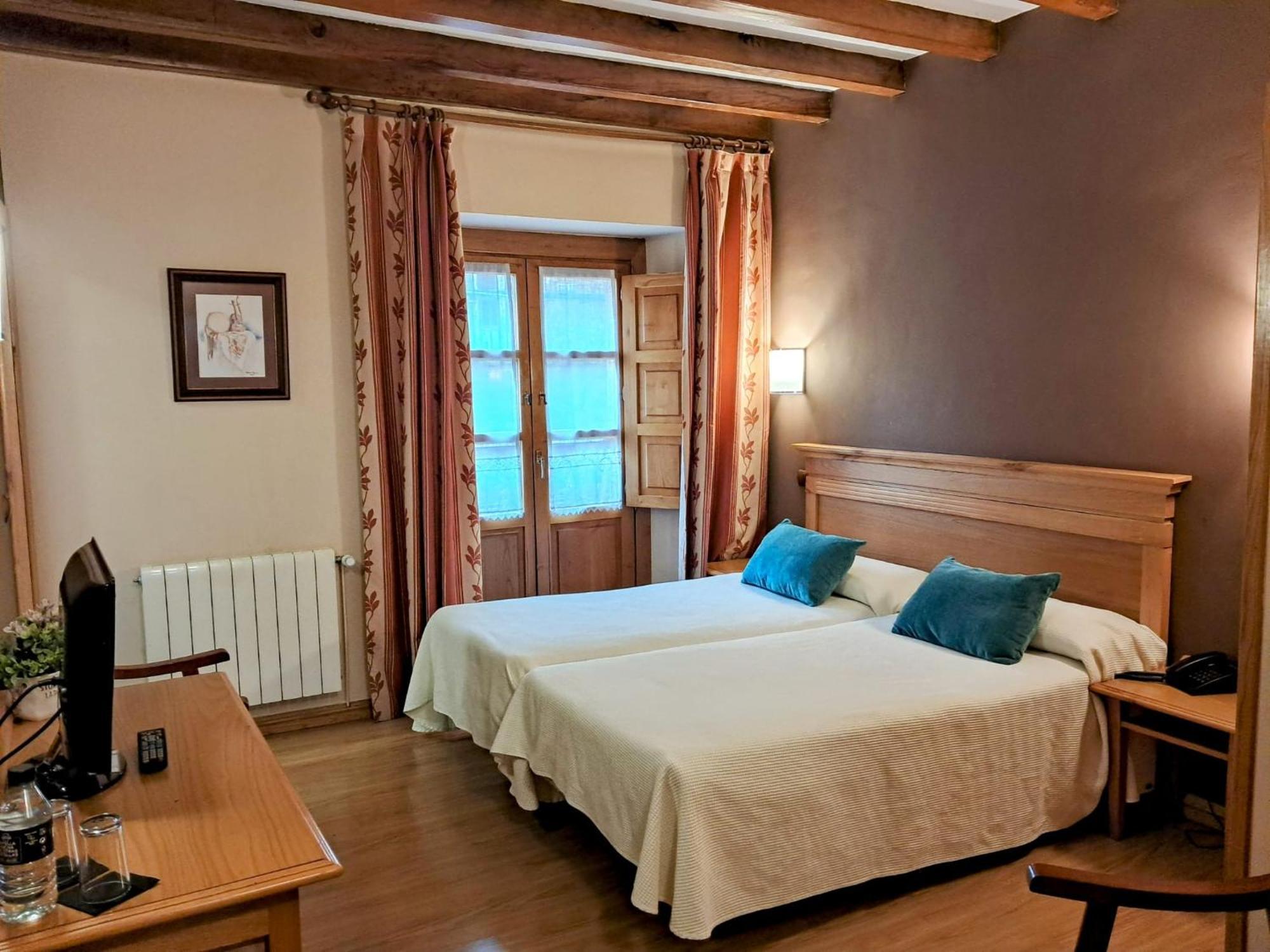 Hotel San Roque Reinosa Eksteriør billede