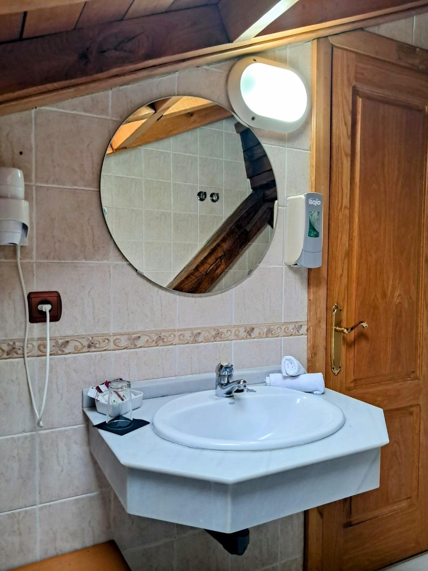 Hotel San Roque Reinosa Eksteriør billede