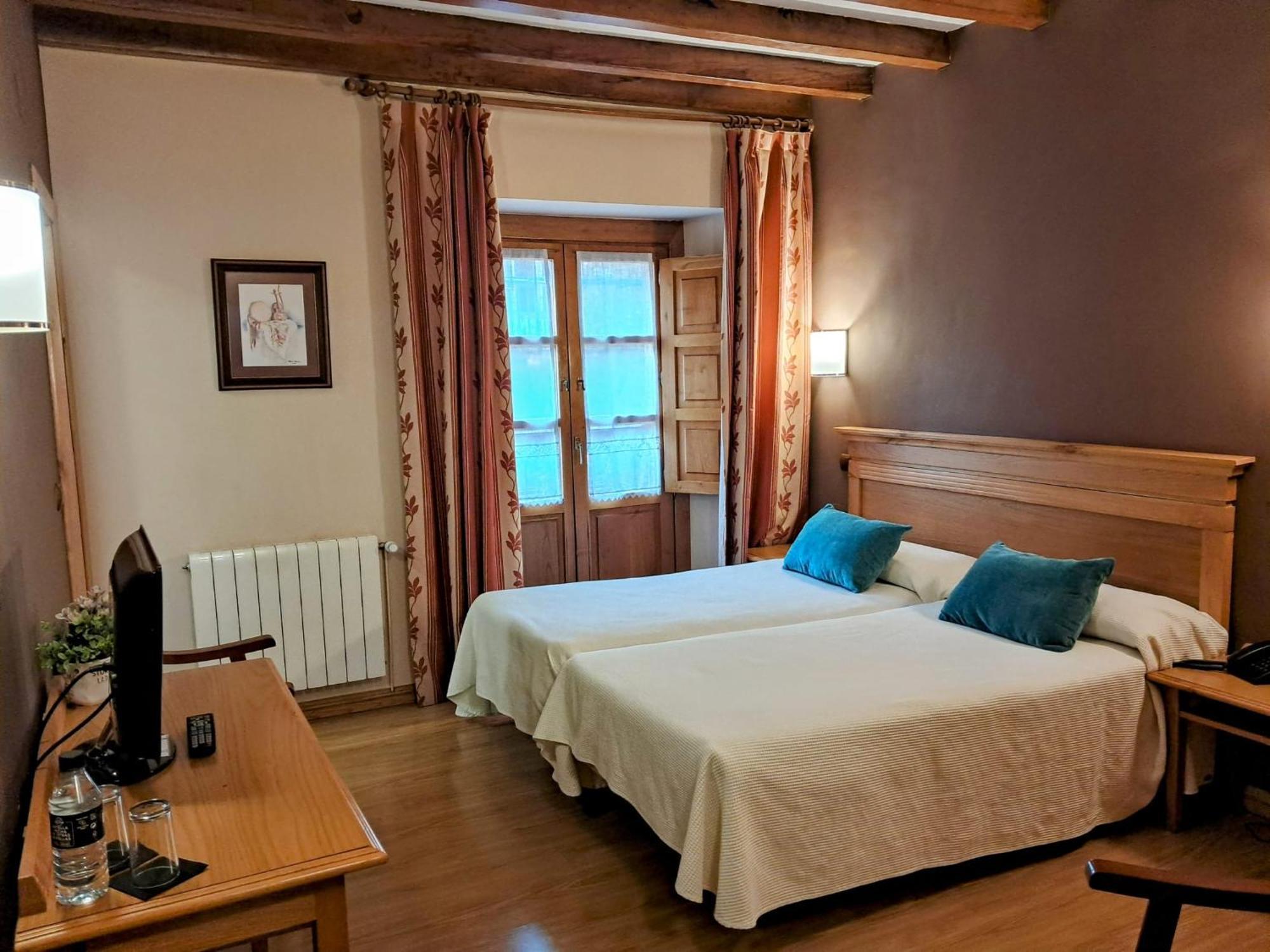 Hotel San Roque Reinosa Eksteriør billede