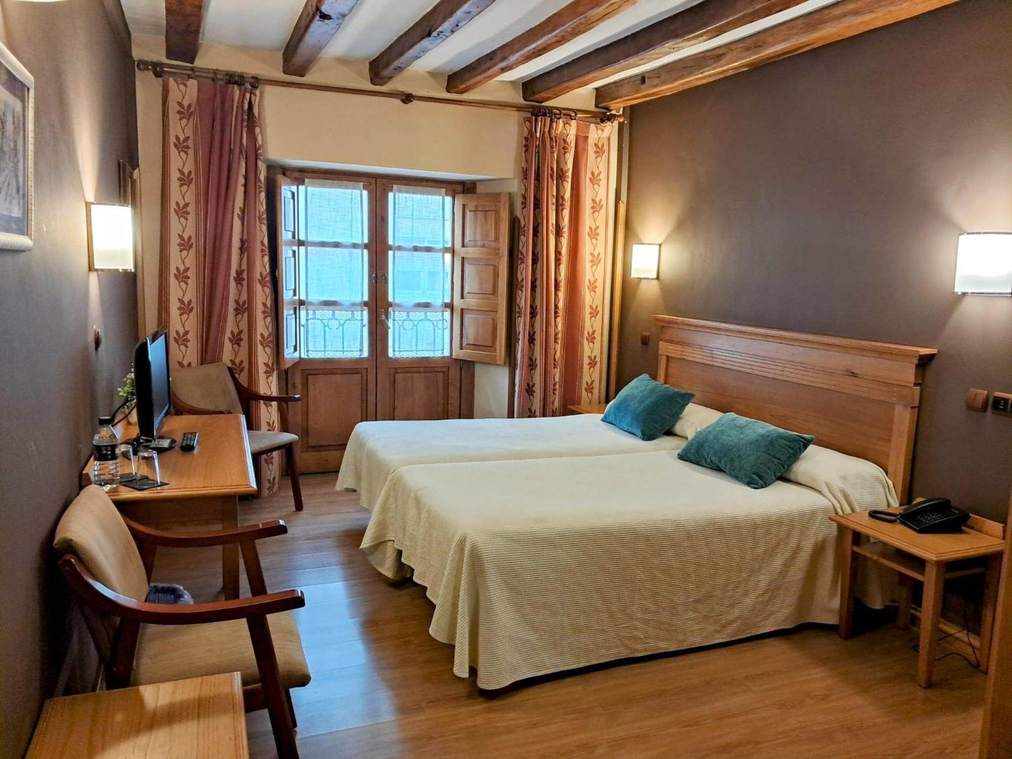 Hotel San Roque Reinosa Eksteriør billede