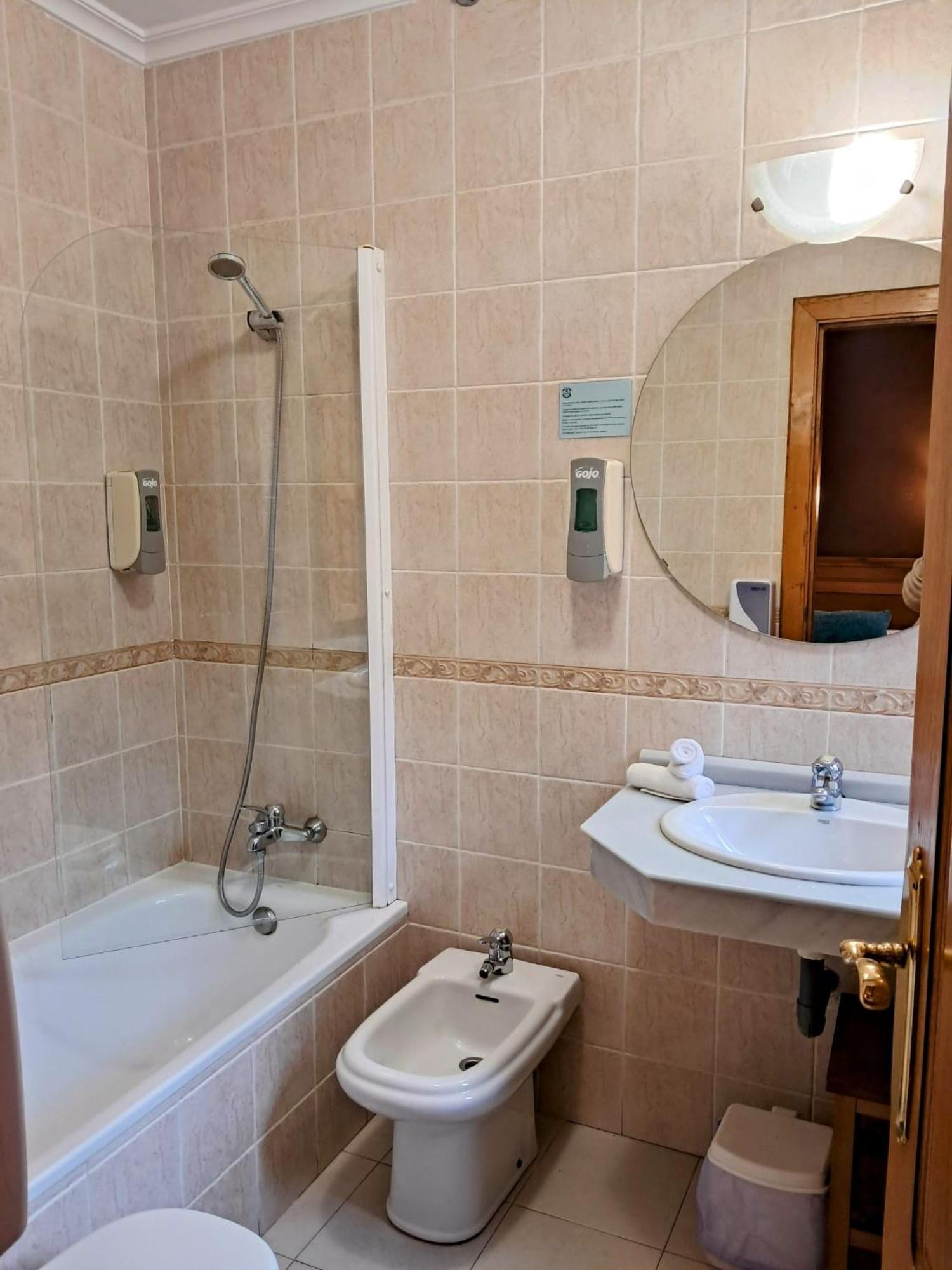 Hotel San Roque Reinosa Eksteriør billede