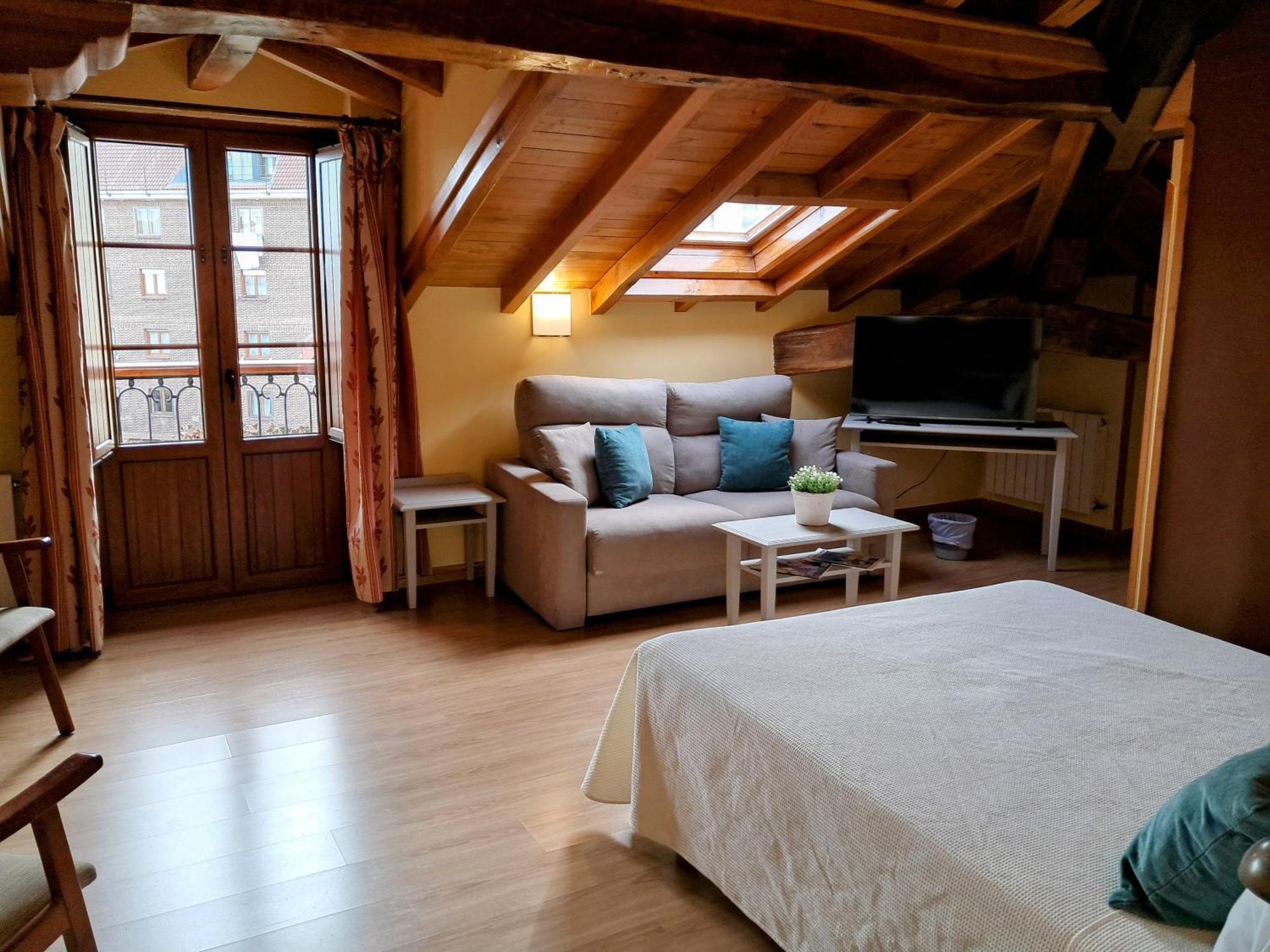 Hotel San Roque Reinosa Eksteriør billede